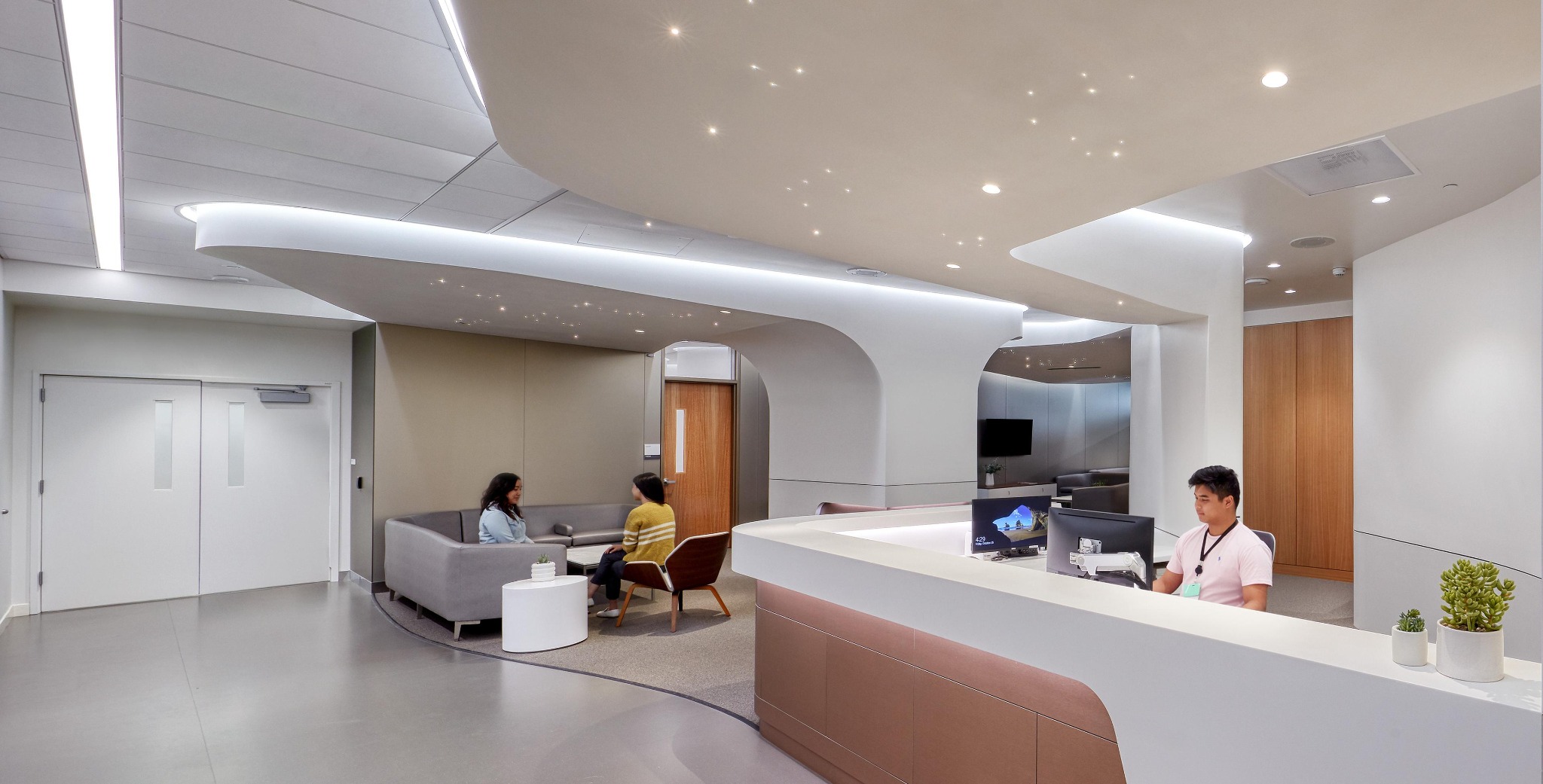 Modern commercial lobby lighting